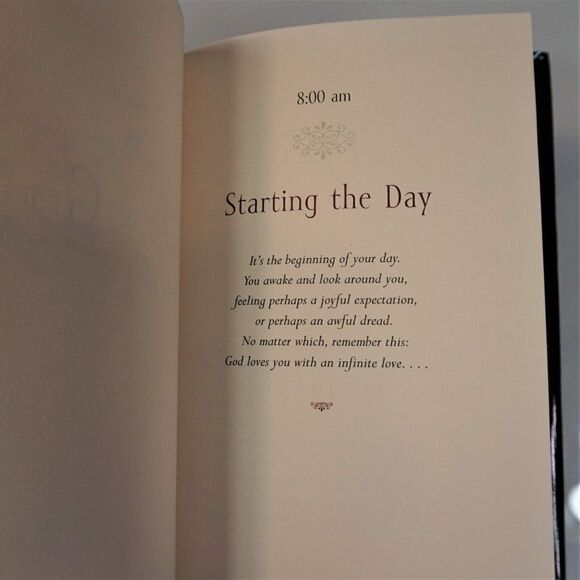 Everyday Grace : Having Hope, Forgiveness, and Miracles by Marianne Williamson - Picture 8 of 9